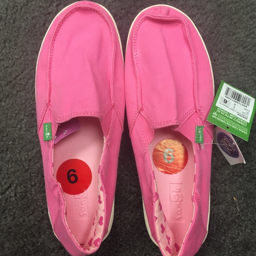 Sanuk shoes, NWOT, Size 6